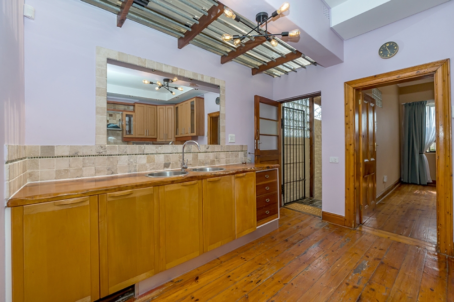 To Let 2 Bedroom Property for Rent in Woodstock Western Cape